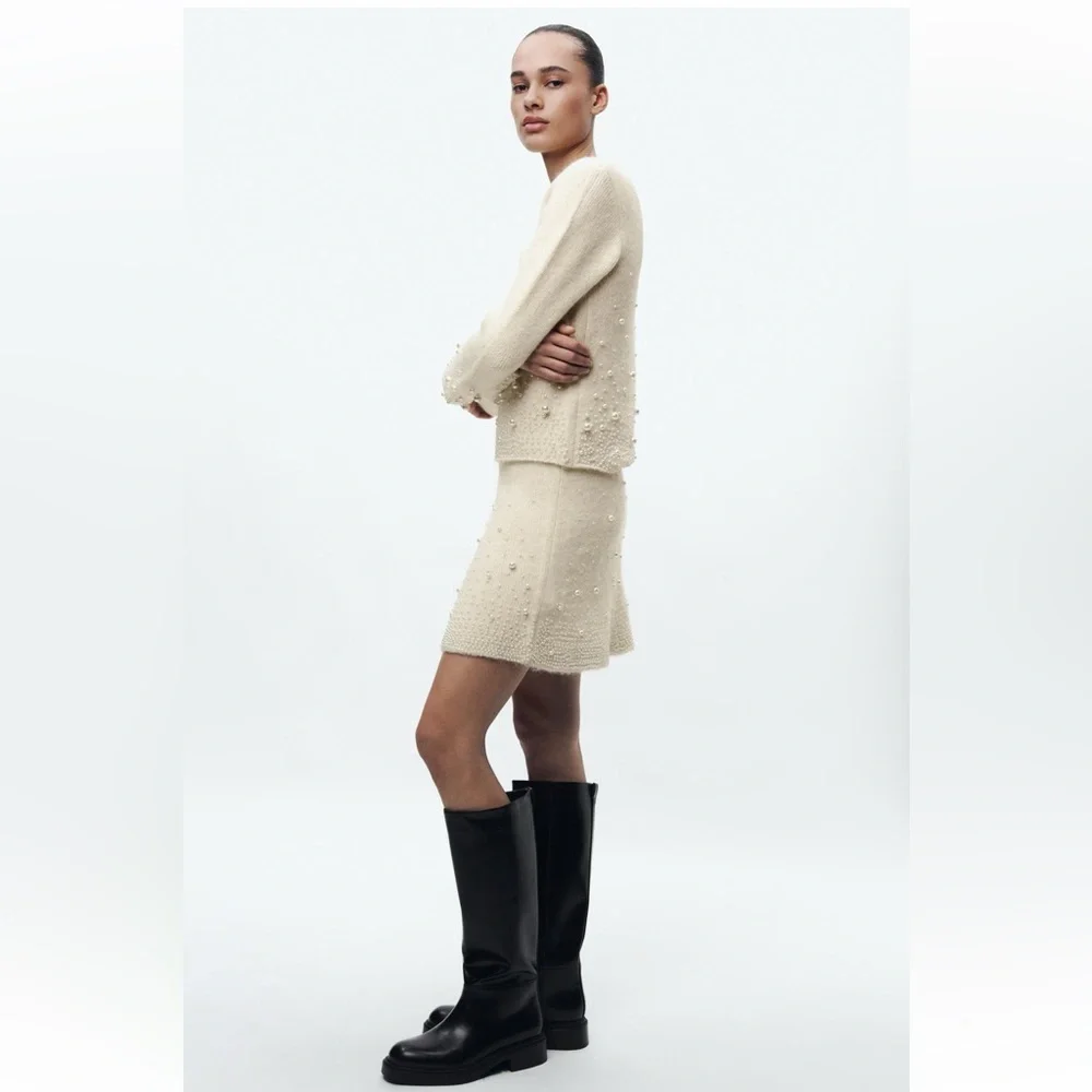 PEARL KNIT MINI SKIRT - Picture 4 of 9